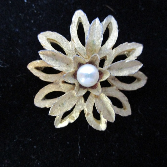 Vintage Flower brooch - Picture 1 of 2